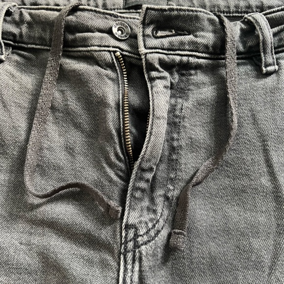 Uniqlo Men's Wide Fit Tapered Style Middle Rise Black Jeans Size 33 - Picture 2 of 13